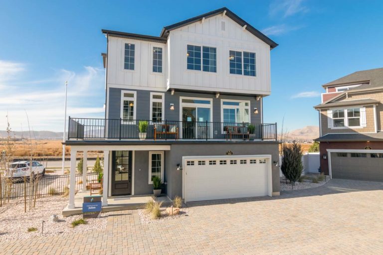 Julien Carriage House At Wander Oakwood Homes